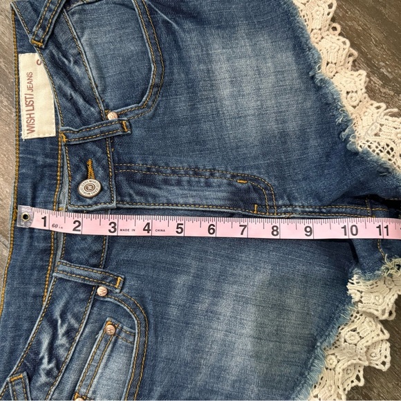Wishlist Blue and White Lace Daisy Dukes Trim Jean Shorts - Picture 10 of 12